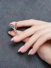 Серебряный брошь "Ножницы"