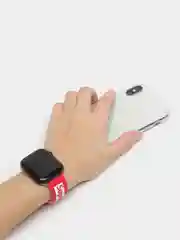 Алый ремешок силиконовый с рисунком для Apple Watch