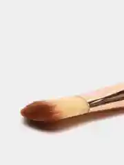 Кисть для тонального крема и тональных компактных основ POSH BAMBOO 8804