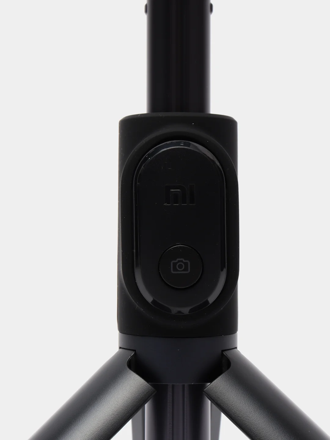 Черный монопод-трипод Xiaomi Mi Bluetooth Selfie Stick Tripod, XMZPG01YM