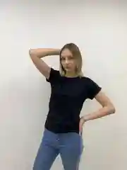 Черный футболка