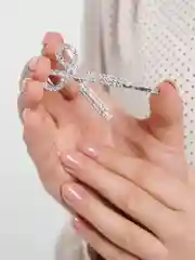 Серебряный заколка - зажим для волос со стразами "Ножницы"