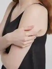 Кольцо золотое, тонкое, узорное