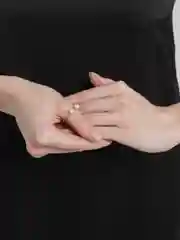 Кольцо золотое, с жемчужинками