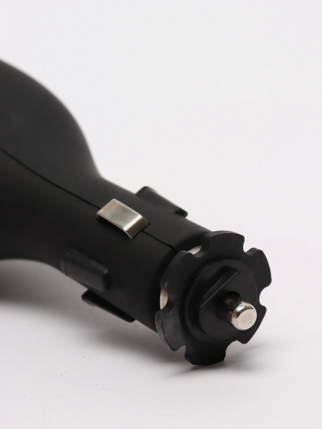 Держатель телефона в прикуриватель SKYWAY с двумя USB (1,2А) покрытие Soft touch S00301027