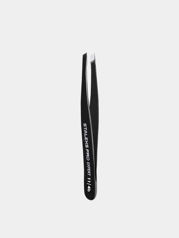 Пинцет скошенный для бровей Staleks Pro Expert 11 type 4b (11/4), черный