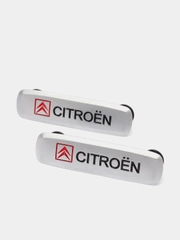 Комплект шильдиков металлических с эмблемой "CITROEN" и 4 винтовыми креплениями (Пара)