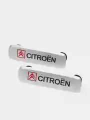 Комплект шильдиков металлических с эмблемой "CITROEN" и 4 винтовыми креплениями (Пара)