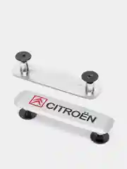 Комплект шильдиков металлических с эмблемой "CITROEN" и 4 винтовыми креплениями (Пара)
