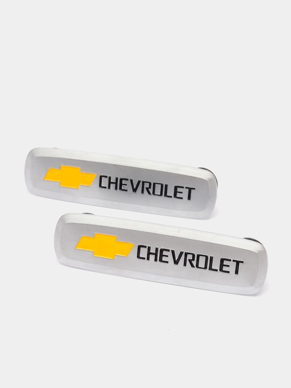 Комплект шильдиков металлических с эмблемой "CHEVROLET" и 4 винтовыми креплениями (Пара)