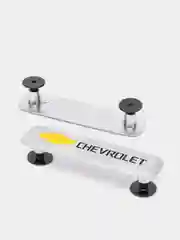 Комплект шильдиков металлических с эмблемой "CHEVROLET" и 4 винтовыми креплениями (Пара)