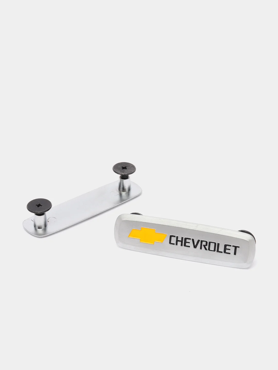 Комплект шильдиков металлических с эмблемой "CHEVROLET" и 4 винтовыми креплениями (Пара)