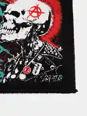 Нашивка с принтом "Punks not dead"