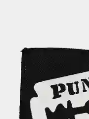 Нашивка печать "Punks not dead"