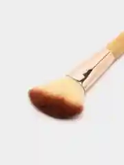 Кисть для пудры и румян Скошенная Большая POSH BAMBOO 8802