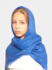 Платок из мягкой жакардовой ткани 130х130см