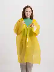Желтый дождевик-плащ с капюшоном