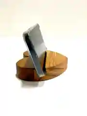 Подставка под телефон "Сердце" из дуба