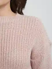 Розовый женский свитер, вязаный
