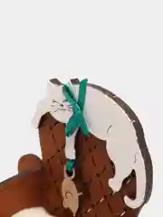 Сувенирная игольница "Кот в кресле". Подарок бабушке, маме (9,5*5*8,5) МДФ. ТМ Канышевы