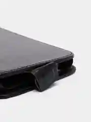 Черный чехол-флип Samsung J7 2017