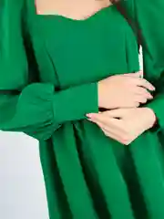Зеленый платье коктейльное, с длинным рукавом