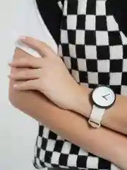 Белый женские часы с ремешком из холста