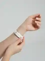 Белый женские часы с ремешком из холста