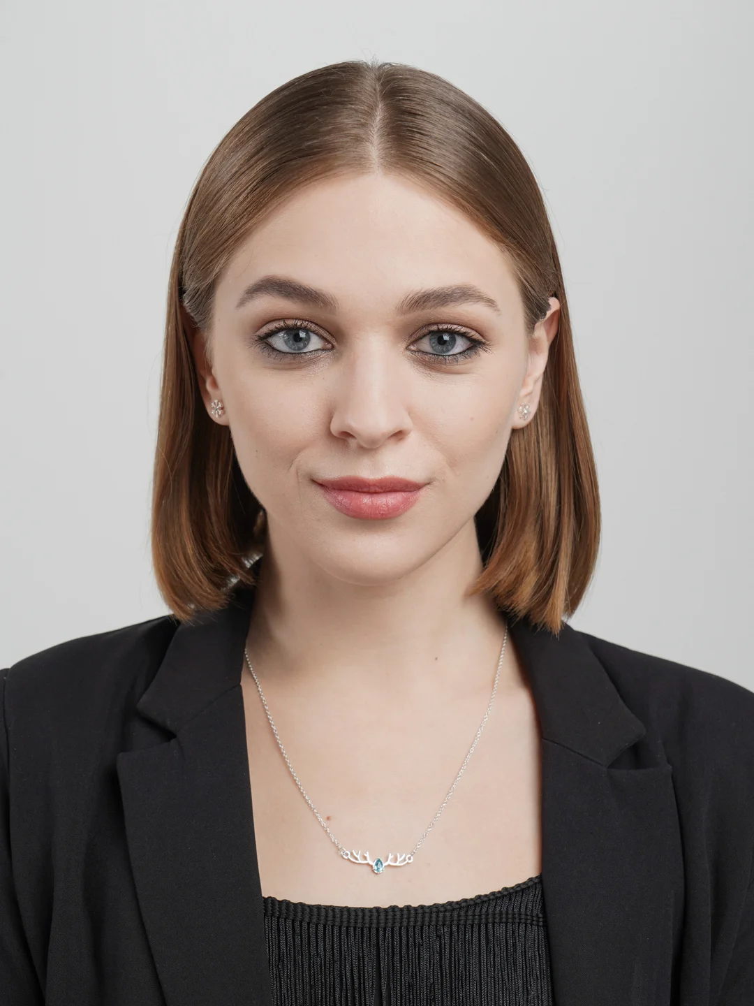 Золотой набор необычных мини-пусетов и колье "Mademoiselle"