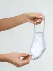 Серый маска многоразовая, со стразами разных цветов