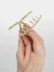 Заколка краб с жемчужинами и стразами