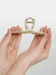 Заколка краб с жемчужинами и стразами