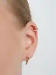 Белый каффы под золото