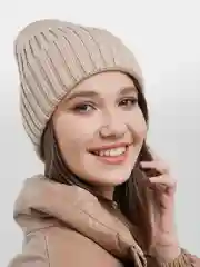 Бежевый шапка бини / шапка женская /шапка с отворотом /на осень вязаная / с утеплителем / 9 цветов
