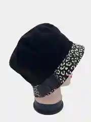 Черный французкие шляпки из натуральной кожи