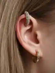 Белый каффы разноцветные