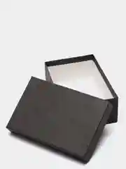 Черный коробка для подарка