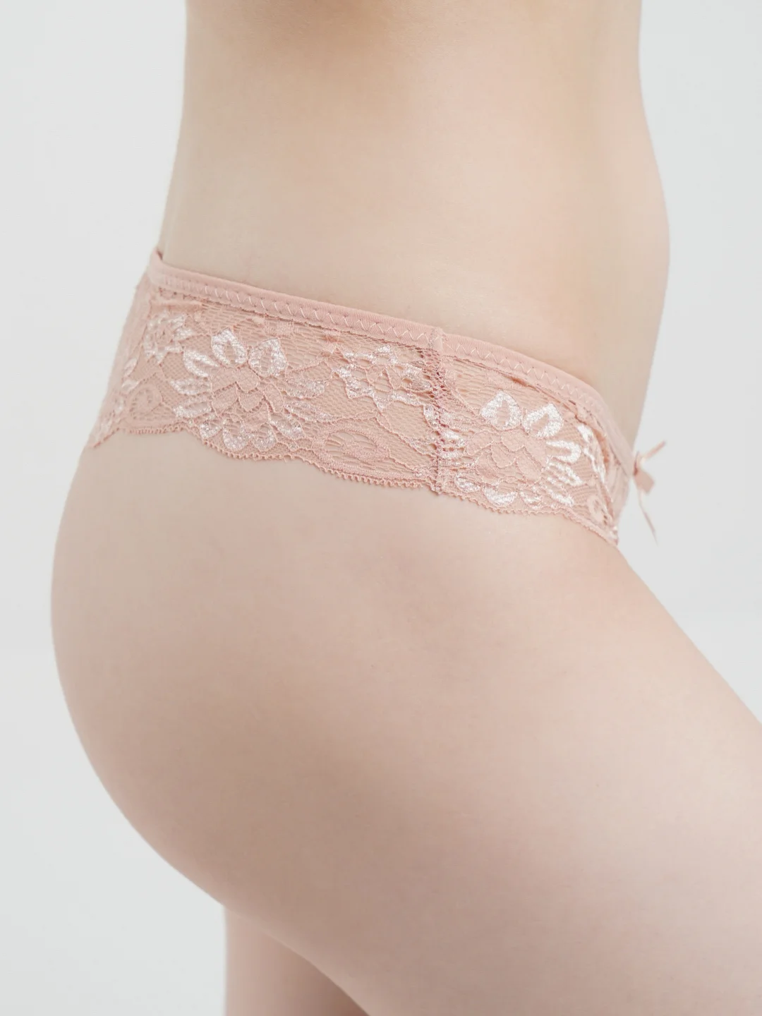 Карамельный женские трусы стринги Ava Secret, кружевные, эротические