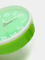 Зеленый кварцевые часы-будильник круглой формы