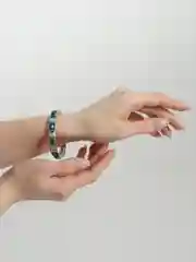 Синий браслет женский