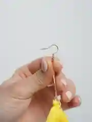 Желтый серьги-кольца с кисточками