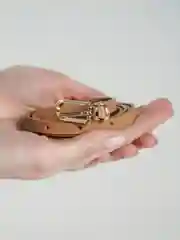 Бежевый ремень женский