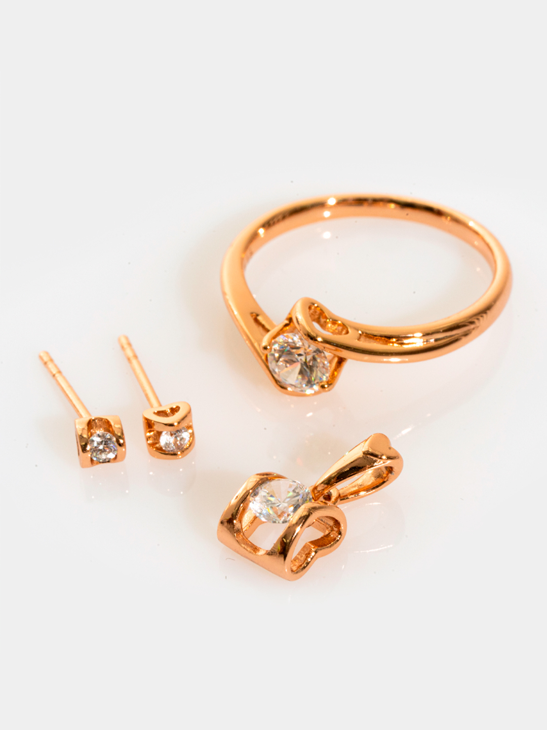Набор украшений, серьги, кольцо и подвеска женские, золотые купить по цене 899 ₽ в интернет-магазине KazanExpress