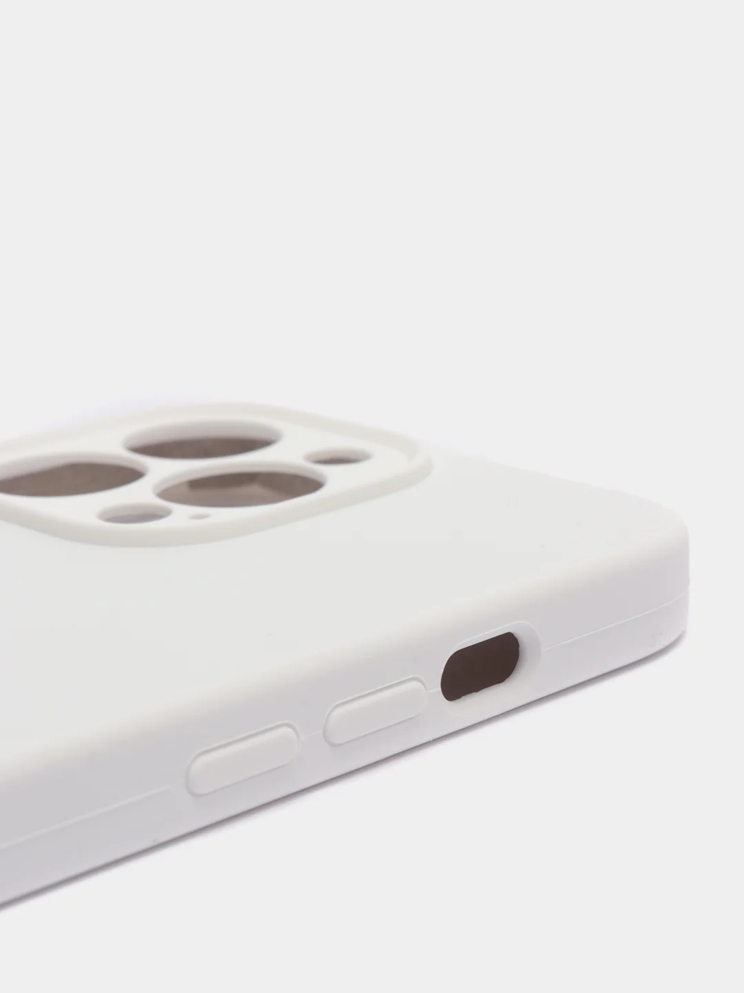 Белый чехол Silicone Case для iPhone 13 Pro, с защитой камеры, закрытый низ