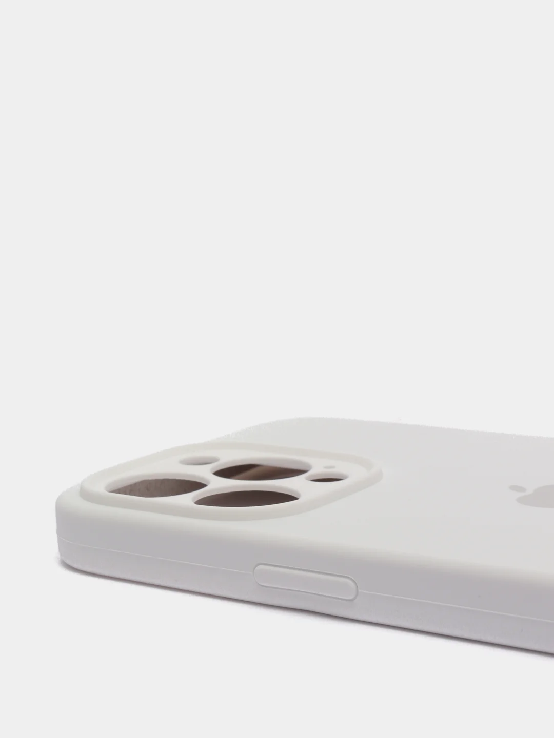 Белый чехол Silicone Case для iPhone 13 Pro, с защитой камеры, закрытый низ