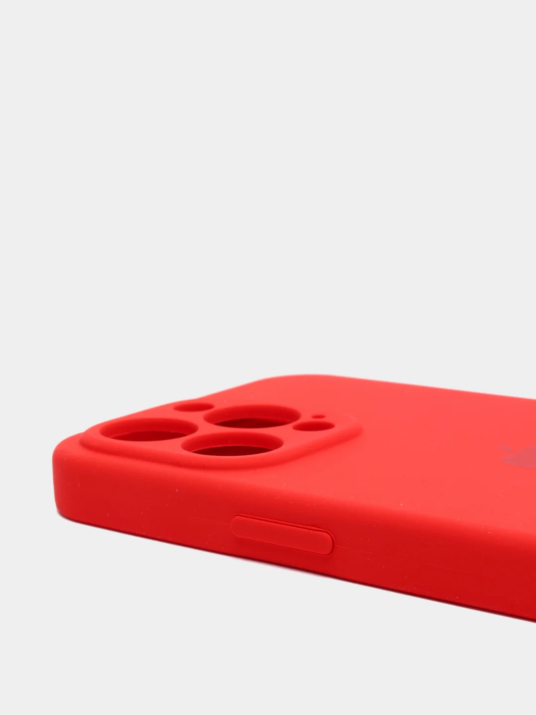 Алый чехол Silicone Case для iPhone 13 Pro, с защитой камеры, закрытый низ