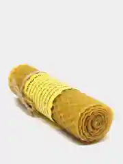 Свеча из вощины с почками сосны