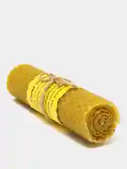 Свеча из вощины с крапивой