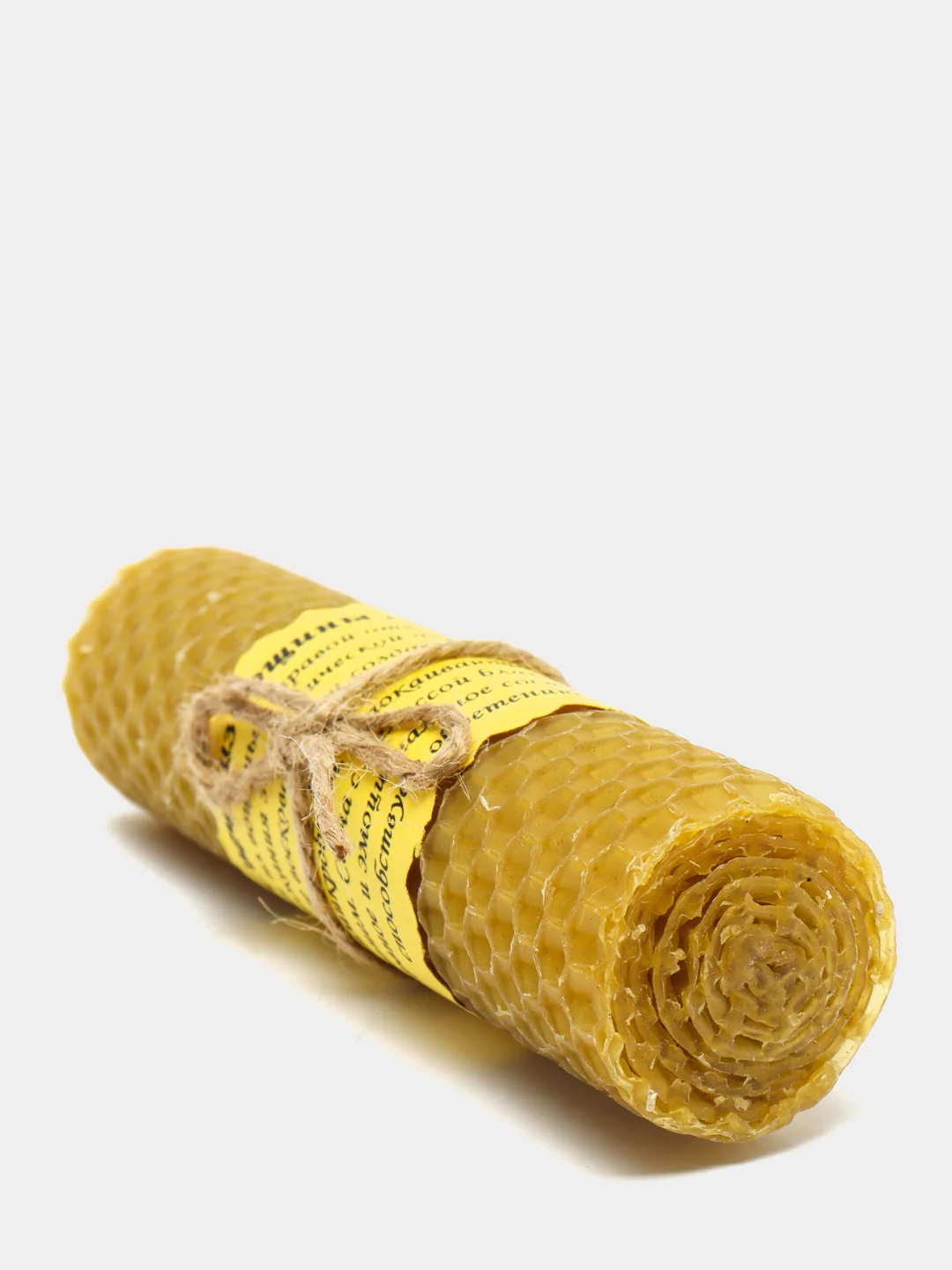 Свеча из вощины с мелиссой