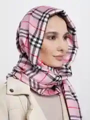 Розовый шарф в клетку